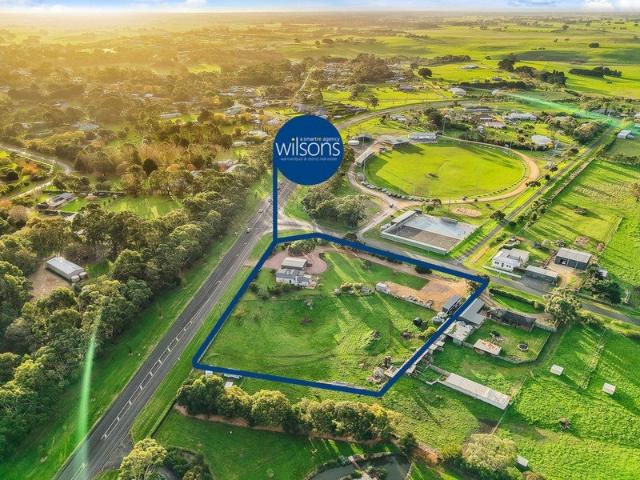 MINUTES FROM WARRNAMBOOL ON OVER TWO ACRES