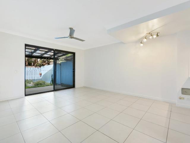 Minutes to everything in burleigh!