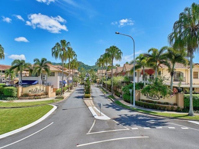 Minutes to the CBD, Seconds to the Pool