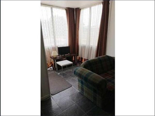 Minutes walk to the beach Please Call 03 6427 8886 or 0418 218 731 for inquiries