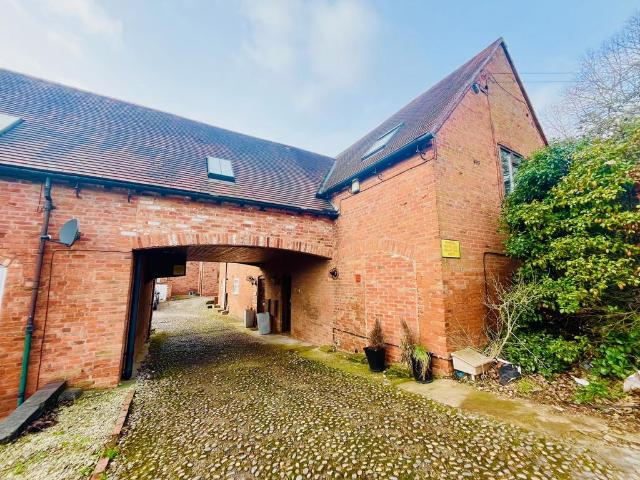 Minworth Hall Farm, Sutton Coldfield. 2 bed barn conversion to rent £1,100 pcm £254 pw