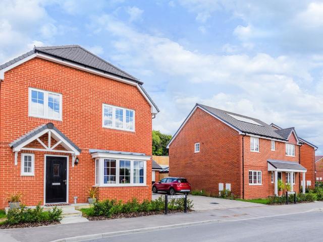 Minchin Lane, Alton, Hampshire GU34, 4 bed detached house to rent, £2,600 pcm | PrimeLocation