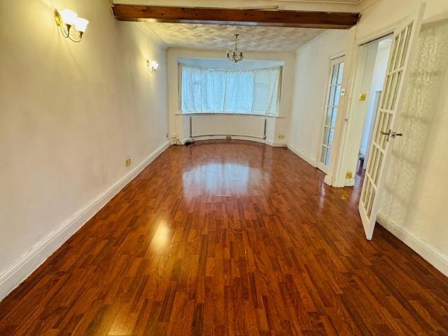 Minehead Road, Harrow HA2 3 bed terraced house to rent £2,600 pcm £600 pw