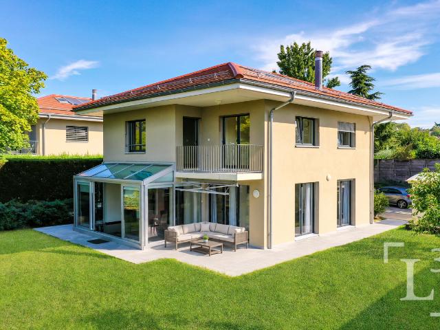 MINERGIE zertifiziertes Einfamilienhaus mit Garten