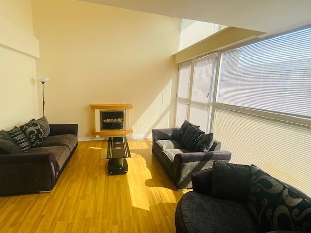Minerva Way, Finnieston, Glasgow, G3 4 bed flat to rent £2,980 pcm £688 pw