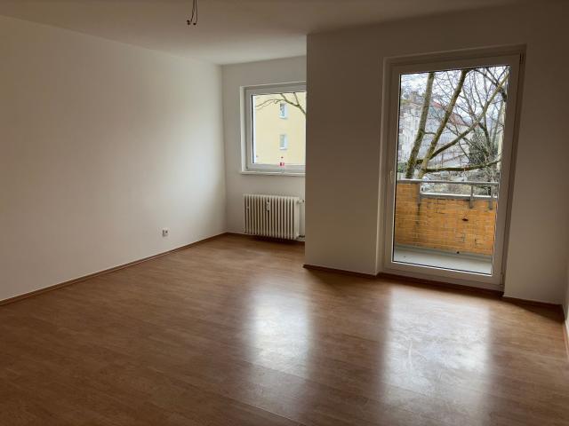 Mini Apartment für EINE Person mit Balkon und Wannenbad!