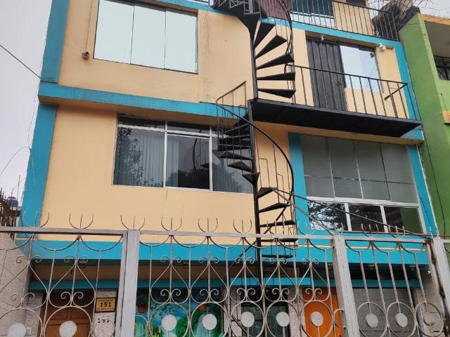 Mini Departamento en Alquiler – 4to Piso con Buena Vista