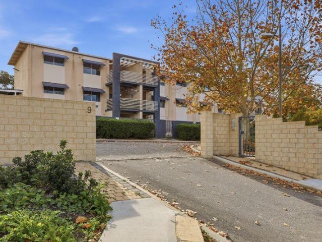 MINIMAL MAINTENANCE LIVING WITHIN A PRIVATE AND PEACEFUL COMPLEX, INCLUDING A RESIDENTS SWIMMING POOL