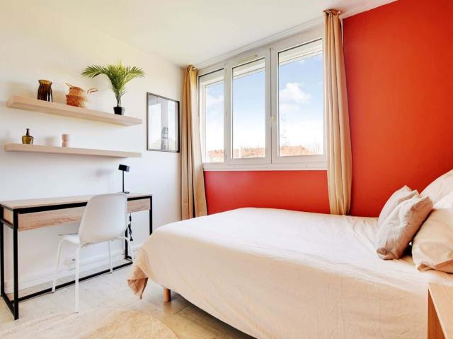 Minimalist 10 m² room in Kremlin Bicêtre KRB13