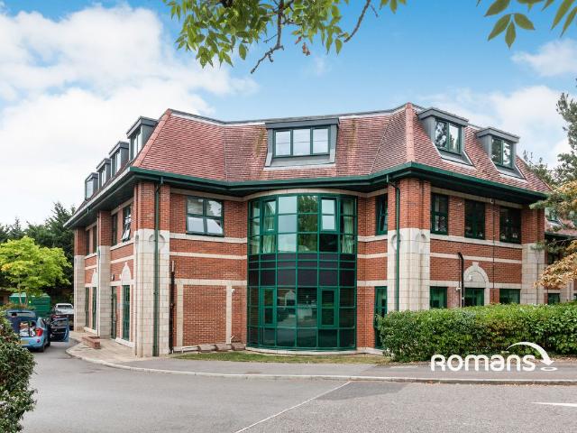 Minley Road, Fleet, Hampshire GU51, 1 bed flat to rent, £1,225 pcm | PrimeLocation
