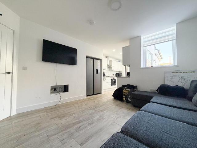 Minny Street, Cathays CF24, 6 bed terraced house to rent, £3,750 pcm | PrimeLocation
