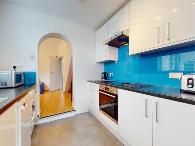 Minny Street, Cardiff CF24 4 bed house to rent £2,380 pcm £549 pw