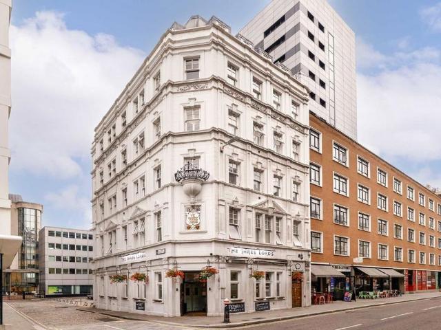 Minories, London EC3N 2 bed flat to rent £2,700 pcm £623 pw