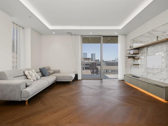 Minories, London EC3N, 2 bed flat to rent, £4,200 pcm | PrimeLocation