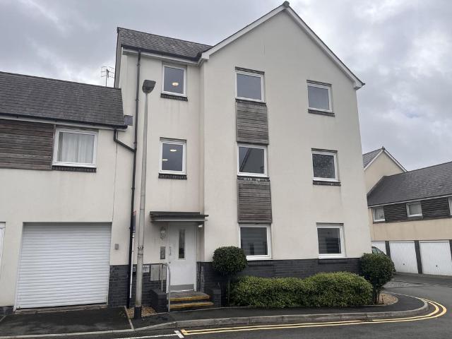 Minotaur Way, Swansea 2 bed apartment to rent £995 pcm £230 pw