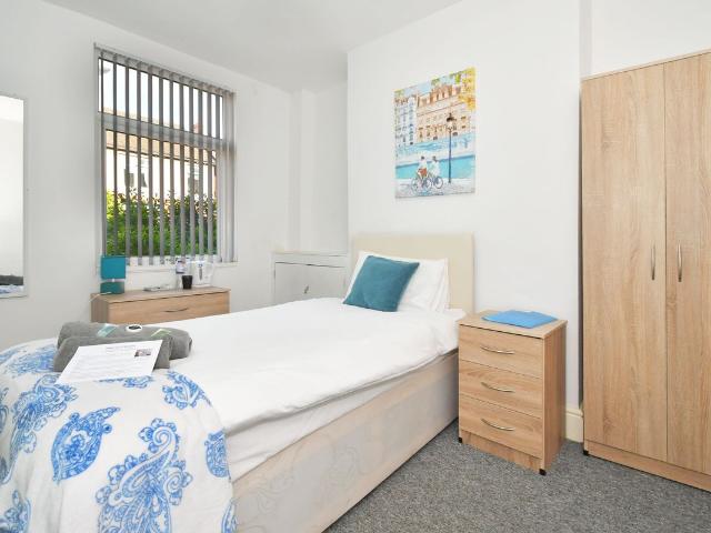 Minshull New Road, Crewe CW1, 4 bed town house to rent, £900 pcm | PrimeLocation