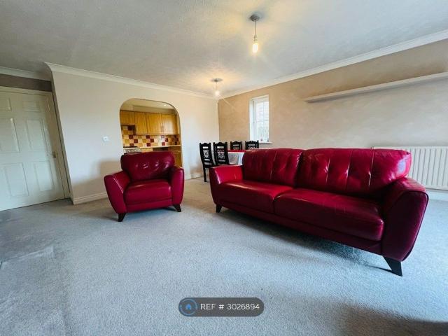 Minster Drive, Bradford BD4, 2 bed flat to rent, £795 pcm | PrimeLocation