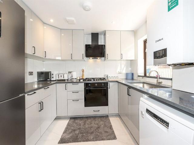 Minster Road, London NW2, 5 bed terraced house to rent, £4,300 pcm | PrimeLocation