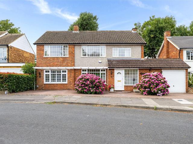 Minsterley Avenue, Shepperton, Surrey TW17, 5 bed detached house to rent, £3,750 pcm | PrimeLocation