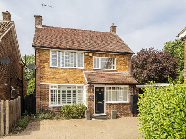 Minsterley Avenue, Shepperton TW17, 4 bed property to rent, £3,750 pcm | PrimeLocation