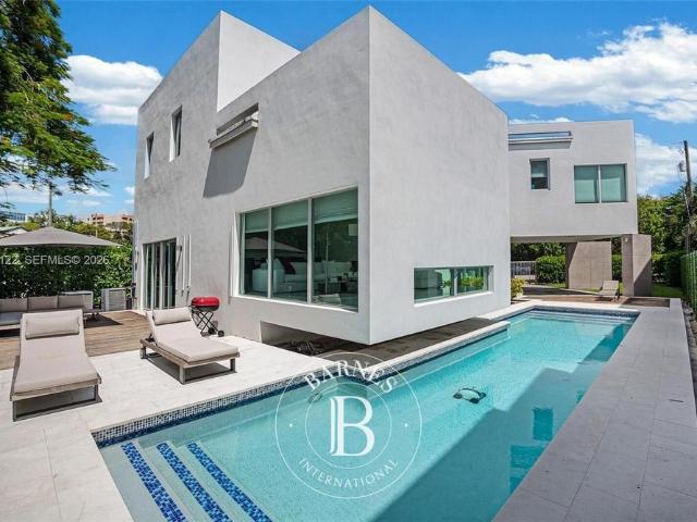 Miami, Maison 3 Chambres 289 m² en location