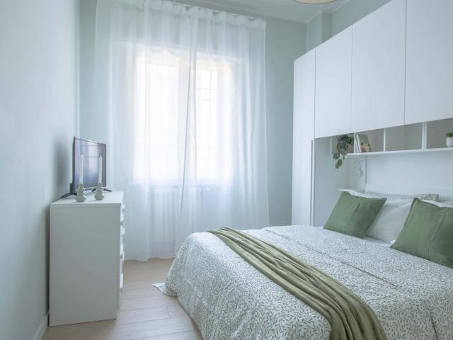 Mia's flat
