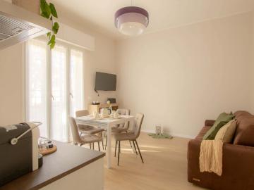 Mia's flat