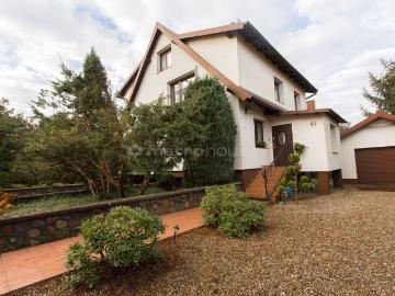 Przestronny dom 134 m² z kominkiem i dużą piwnicą
