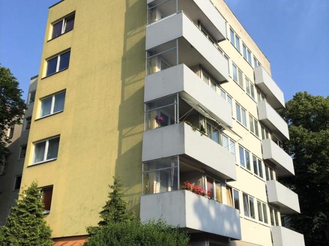 Mich gibt es mit Balkon