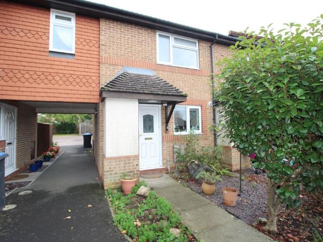 Michelbourne Close, Burgess Hill, RH15 2 bed terraced house to rent £1,400 pcm £323 pw