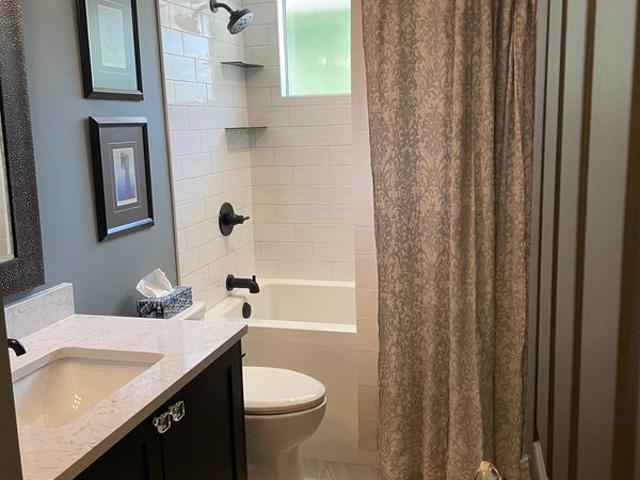 Michelle Guenther Has a Townhouse