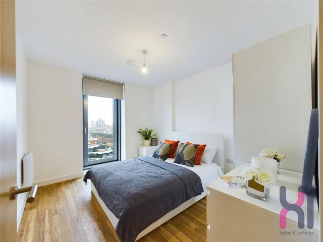 Michigan Point Tower D, 18 Michigan Avenue M50, 1 bed flat to rent, £1,050 pcm | PrimeLocation