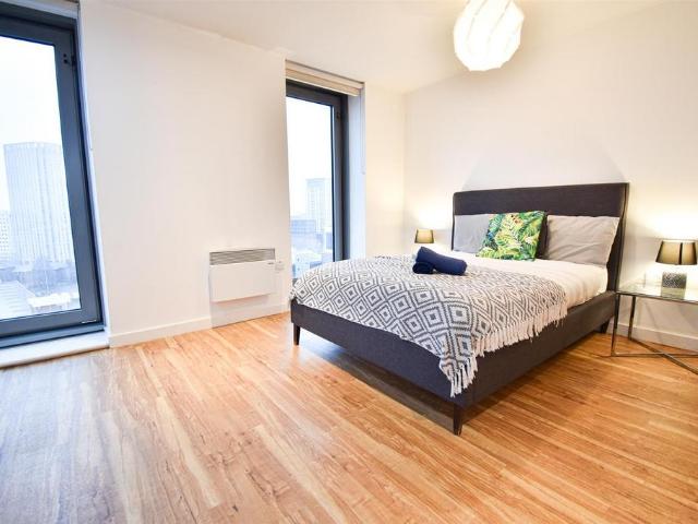 Michigan Point, Michigan Avenue, Salford Studio to rent £900 pcm £208 pw