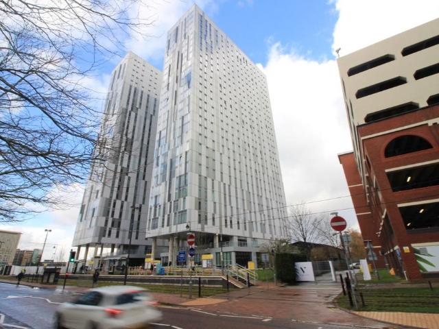 Michigan Point, Salford Quays 1 bed apartment to rent £1,100 pcm £254 pw