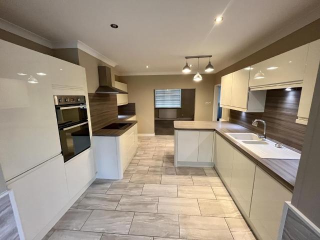 Micklegate Road, Felixstowe IP11 3 bed house to rent £1,300 pcm £300 pw