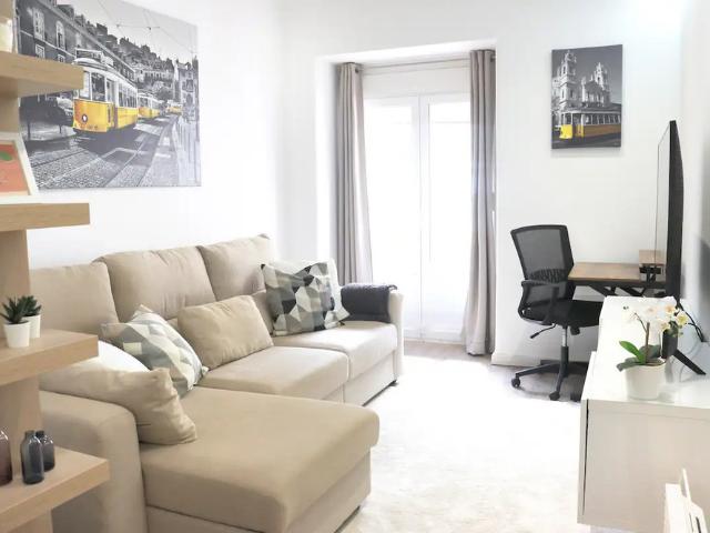 Midterm rental Ultra fast Wi Fi Cent