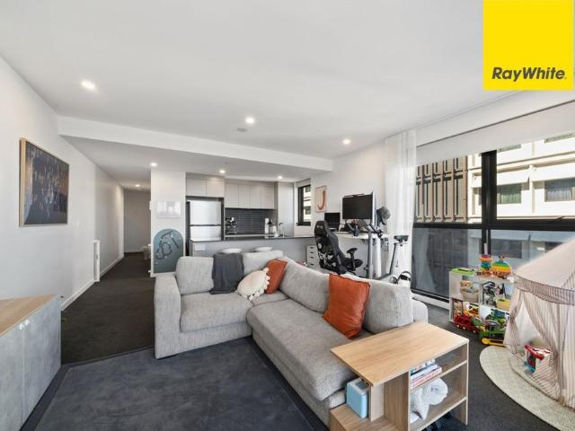 Midtown Exceptional 2 Bedroom Ensuite Apartment