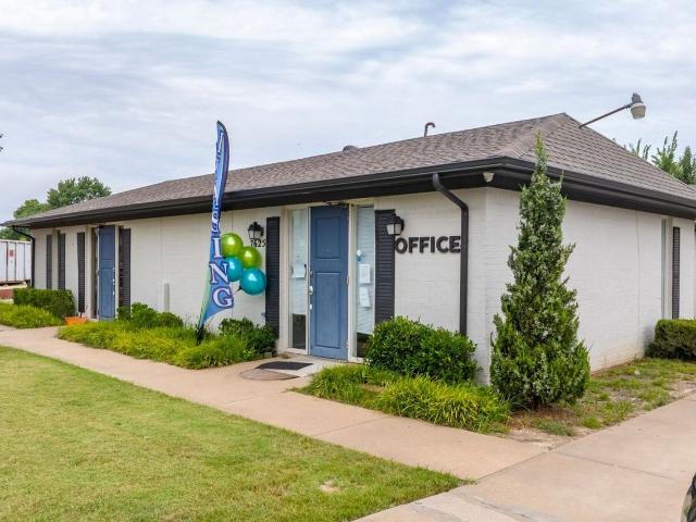 Midtown Park Apartments 2 Bedroom Apartment for Rent at 7625 E 21st St, Tulsa, OK 74129