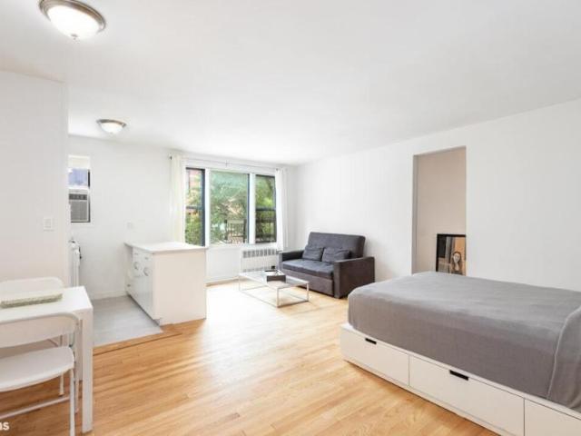 Midtown West NY 98818430