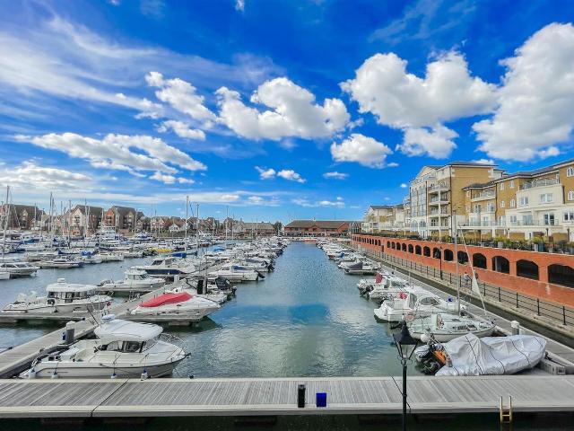 Midway Quay, Eastbourne BN23, 2 bed flat to rent, £1,550 pcm | PrimeLocation
