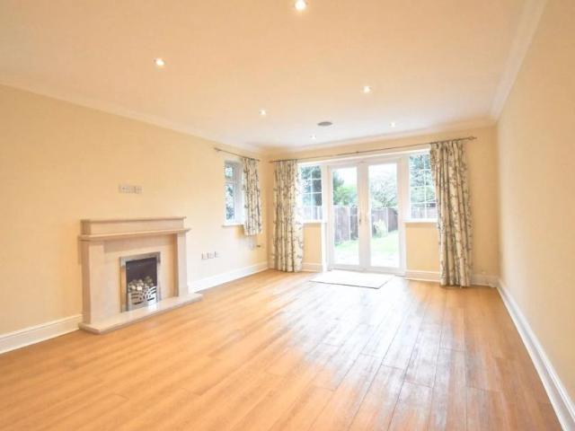 Midway, Walton on Thames, KT12