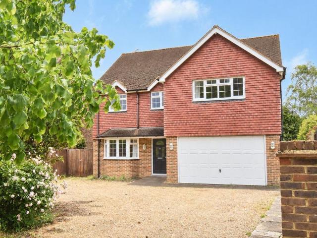 Midway, Walton on Thames, KT12 6 bed detached house to rent £5,500 pcm £1,269 pw