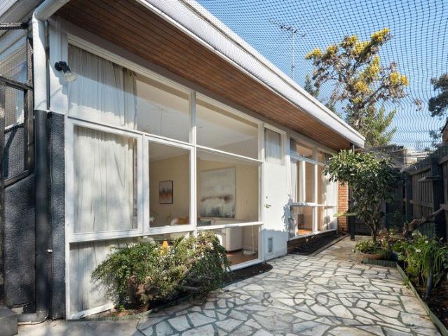 Mid century 3 bedroom single level gem with north facing gardens and total privacy