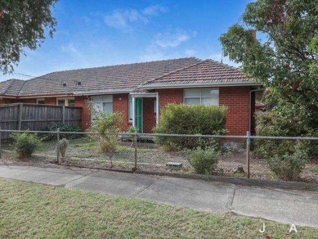 Mid Century Charm with Plenty of Space