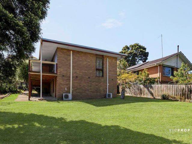 Mid Century Charm with Spacious Living and Versatile Accommodation