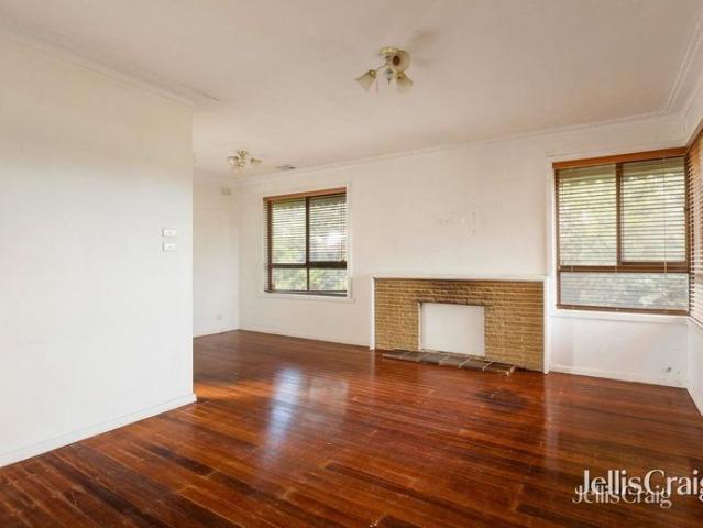 Mid Century Charm in a Convenient Reservoir Location