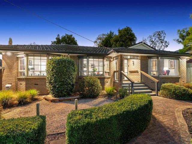 Mid Century Charm on 798sqm approx. Opposite Yarra Valley Grammar