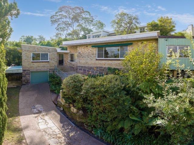 Mid Century Classic Enormous Potential Ultra Convenient Bushland Setting