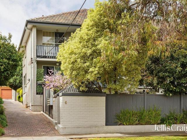 Mid century ground floor charm