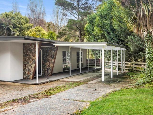 Mid Century House in prime location